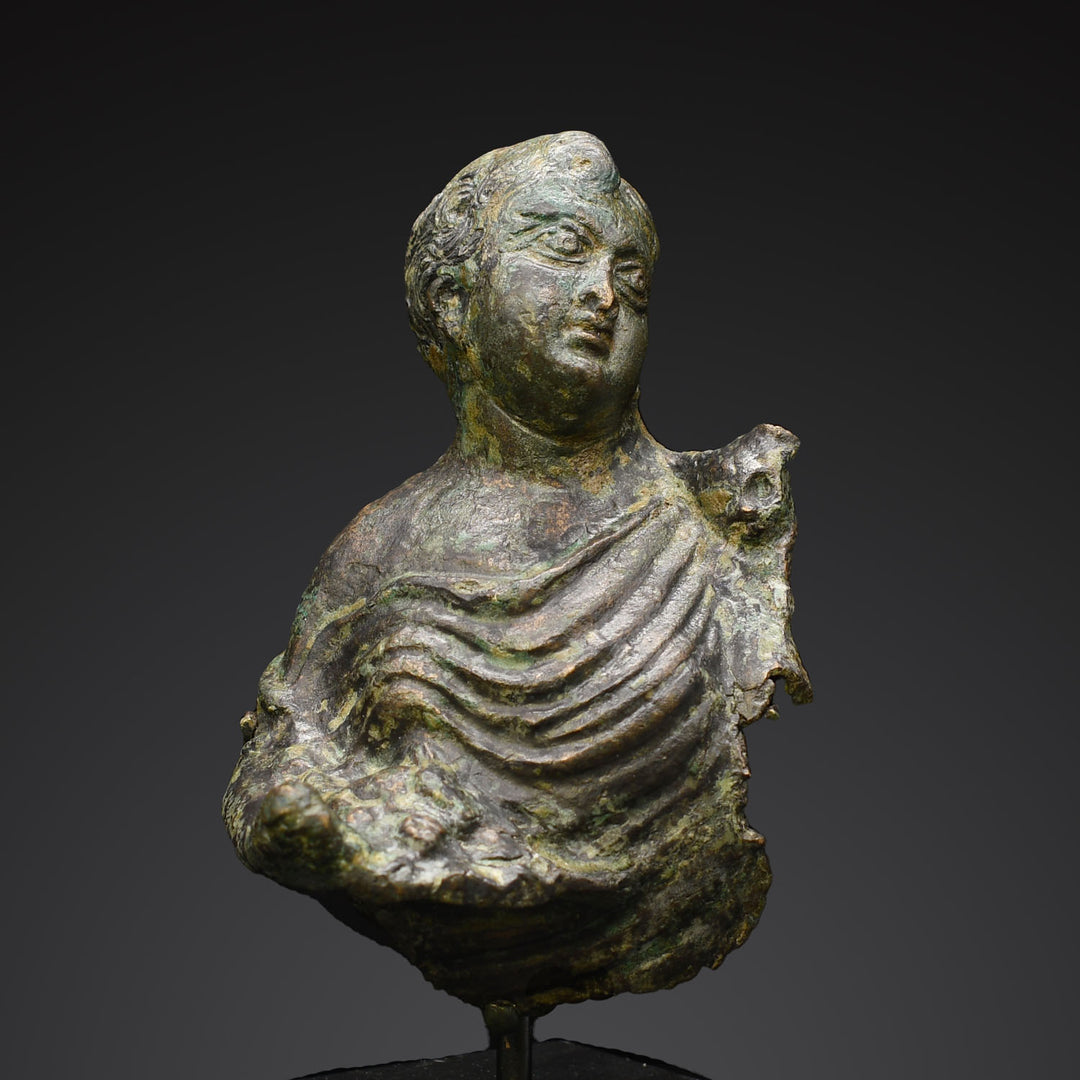 Eine römische Bronzeapplikation des Eros, ca. 2. Jahrhundert n. Chr