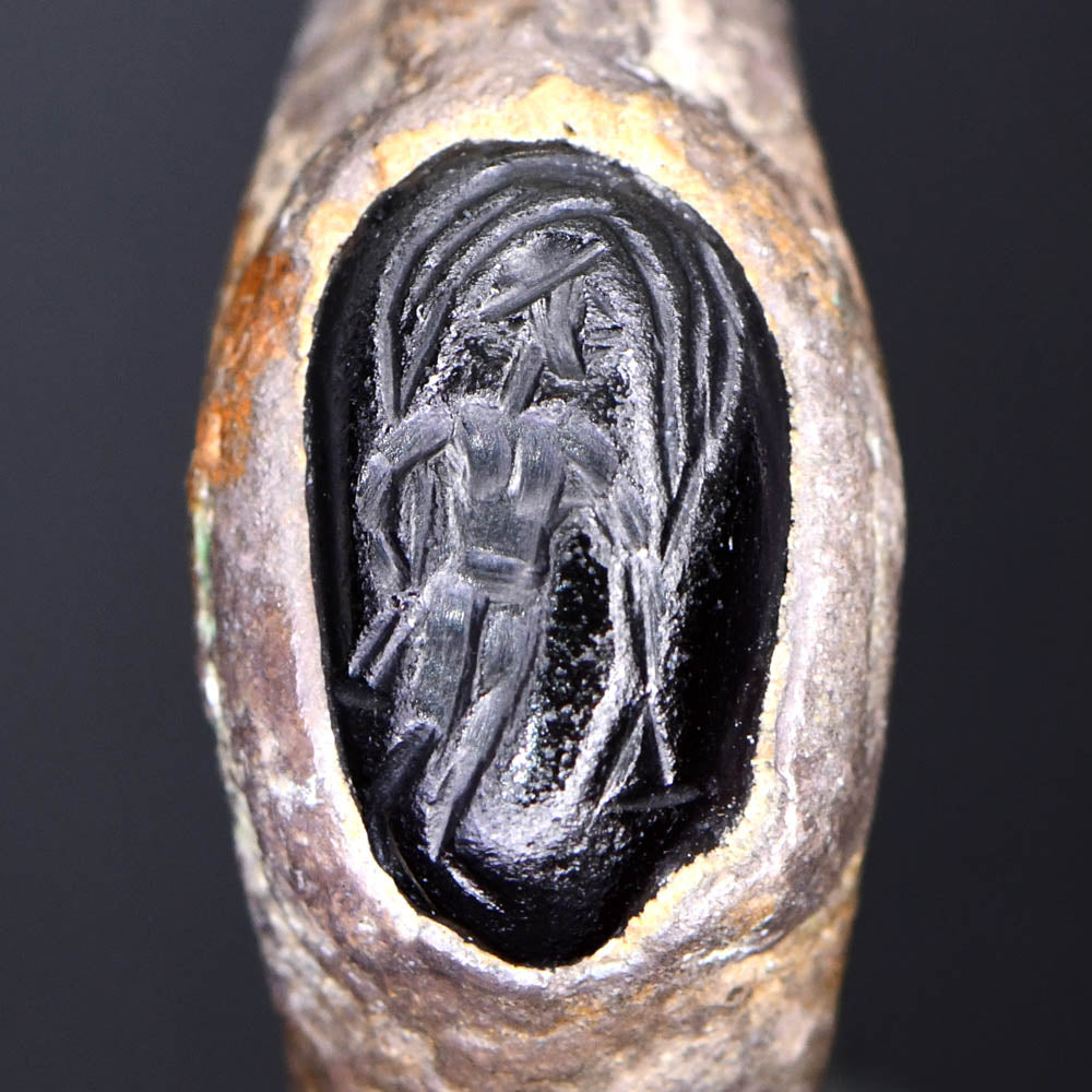 Ein spätrömischer silberner Fingerring, spätrömische Kaiserzeit, ca. 3. – 5. Jahrhundert n. Chr