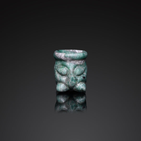 Ein seltenes Maya-Miniatur-Votivgefäß aus Jade, klassische Periode, ca. 550 - 950 n. Chr